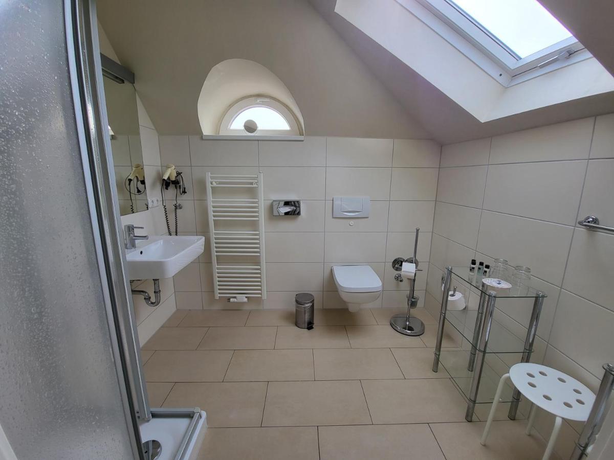 4 Sterne Hotel Hubertusburg Кюлунгсборн Экстерьер фото