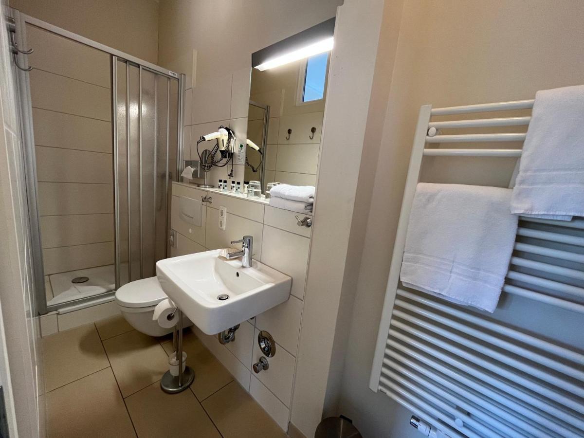 4 Sterne Hotel Hubertusburg Кюлунгсборн Экстерьер фото