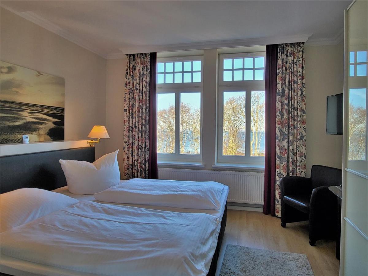 4 Sterne Hotel Hubertusburg Кюлунгсборн Экстерьер фото