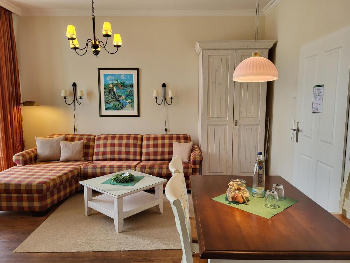4 Sterne Hotel Hubertusburg Кюлунгсборн Экстерьер фото