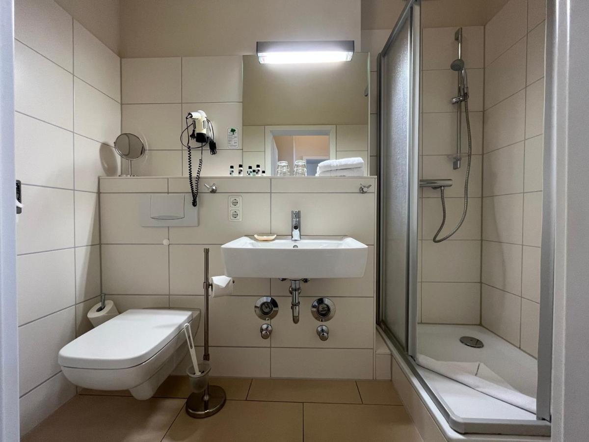 4 Sterne Hotel Hubertusburg Кюлунгсборн Экстерьер фото